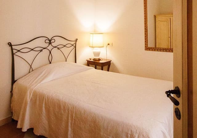 Single Room (Costanza)
