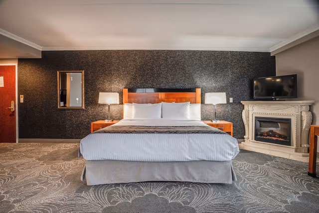King Suite with Jetted Tub