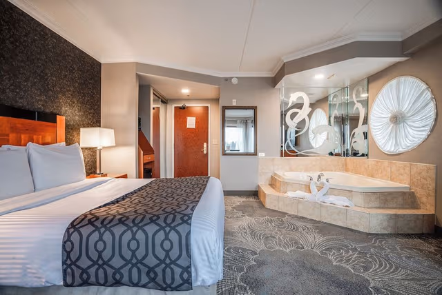 Queen Suite with Jetted Tub