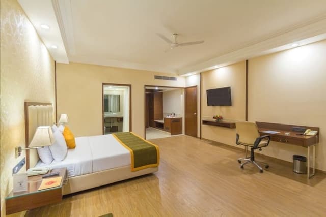 Club Room, 1 King Bed