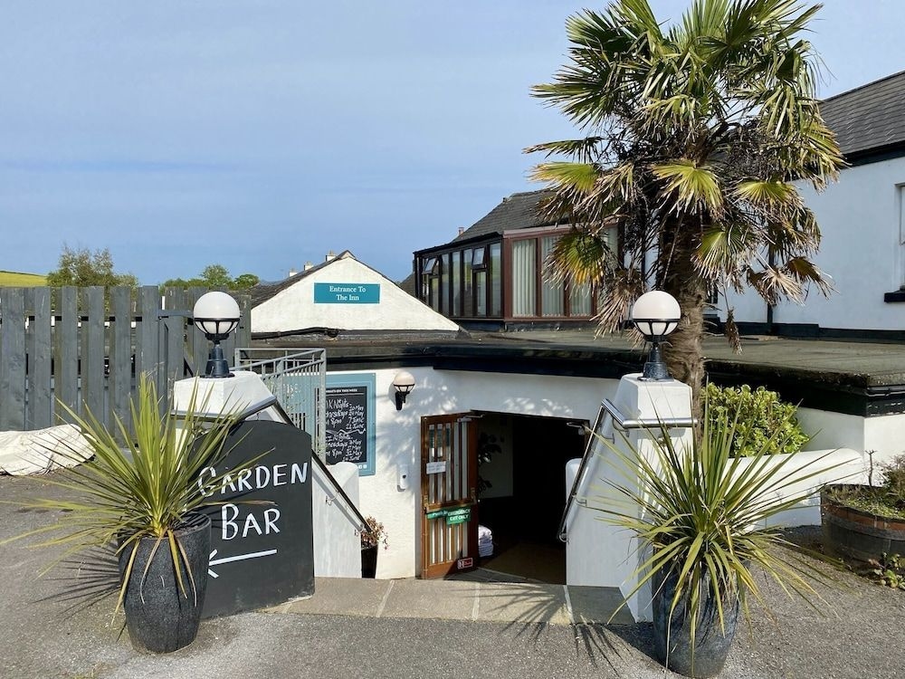 The Globe Inn4