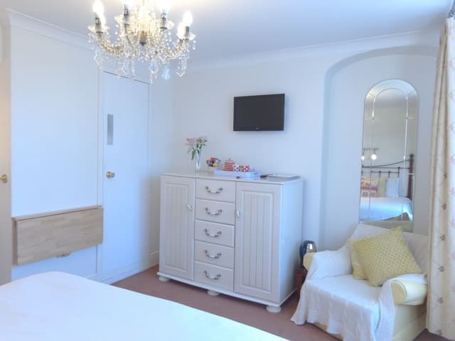Double Room, 1 King Bed