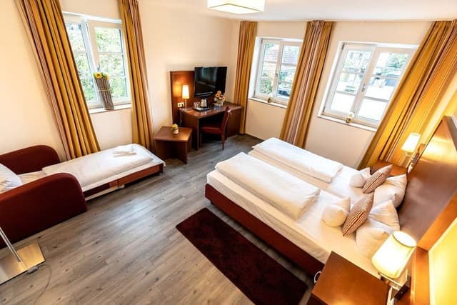 Comfort Triple Room