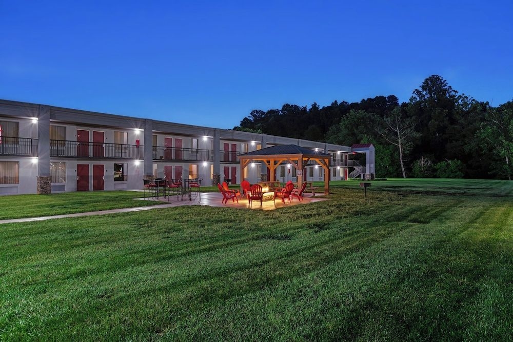 Red Carpet Inn Wilkesboro2