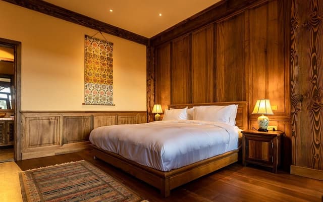 Deluxe King Bed Room