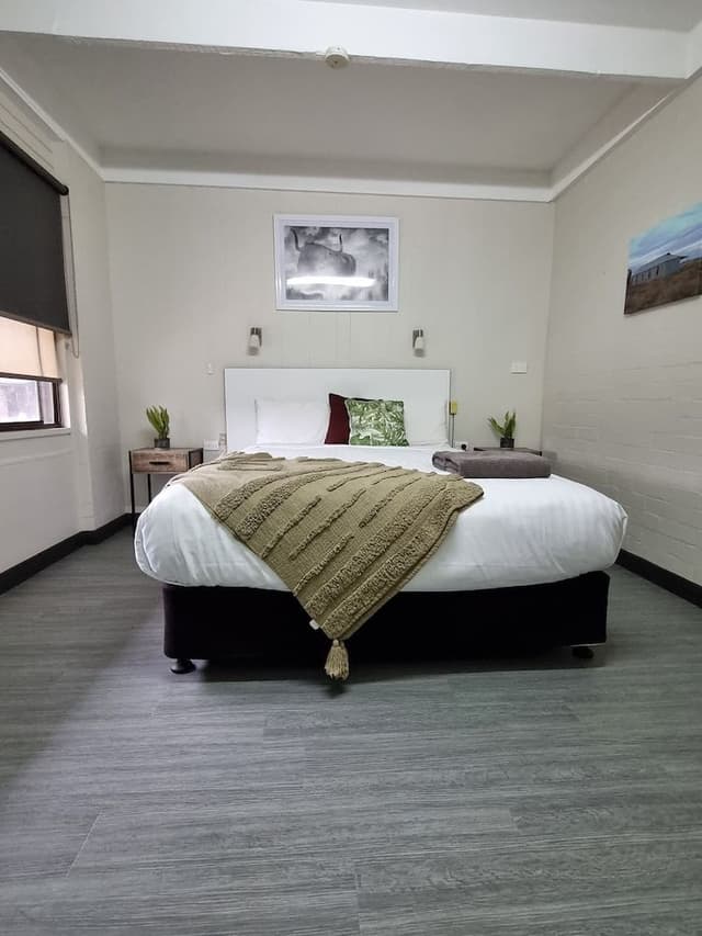 Standard Room, 1 Queen Bed