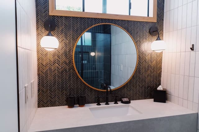 Deluxe Room (Olive)