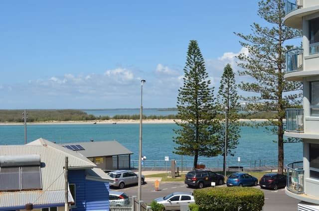 Level 3 Three Bedroom Apartment, Sea Views (Stair Access)