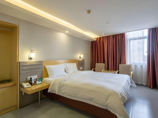 Deluxe Business Hotel Room (Double bed)