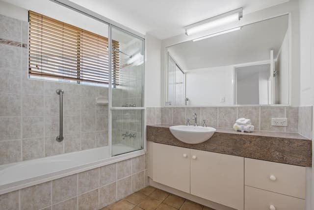 Apartment, 3 Bedrooms (Levels 2-5)