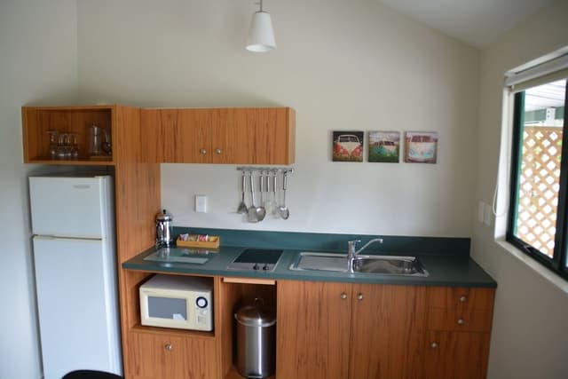 Standard Suite, 2 Bedrooms, Non Smoking, Kitchen (Motel)