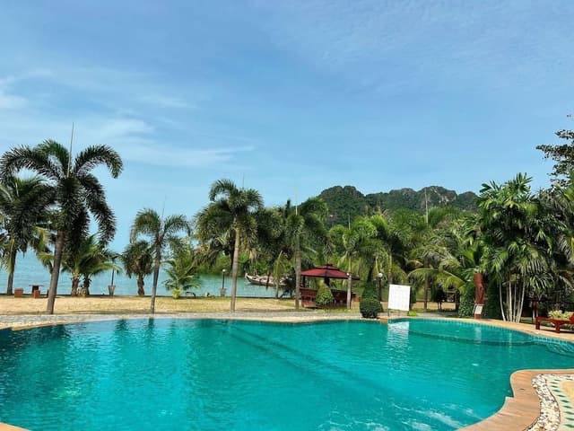 Wooden Cottage Double Pool View