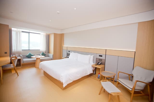 Huazhu - Superior BedRoom