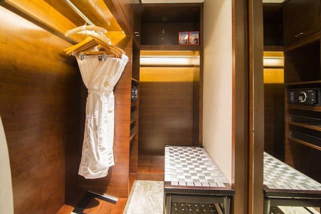 Room, 1 King Bed, City View