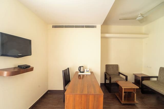 Executive Suite, City View