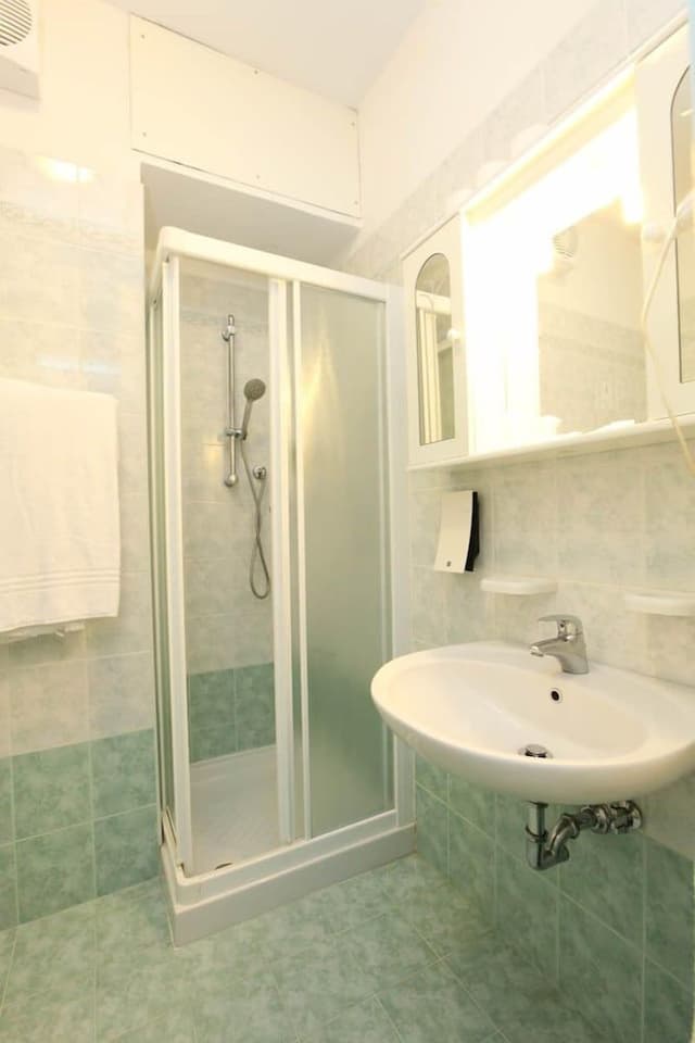 Classic Single Room, Balcony
