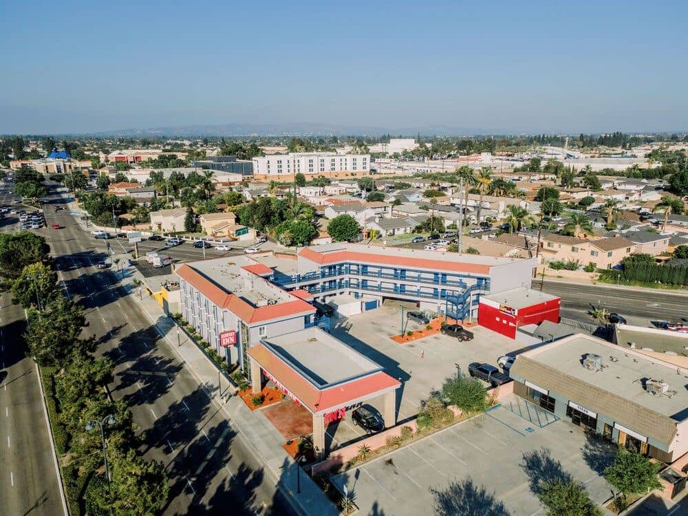 Downey Inn Luxury Suites Downey Inn Luxury Suites