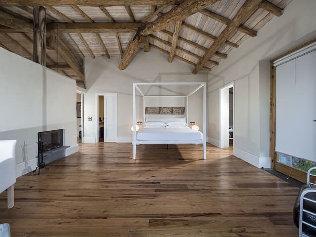 Pool Suite