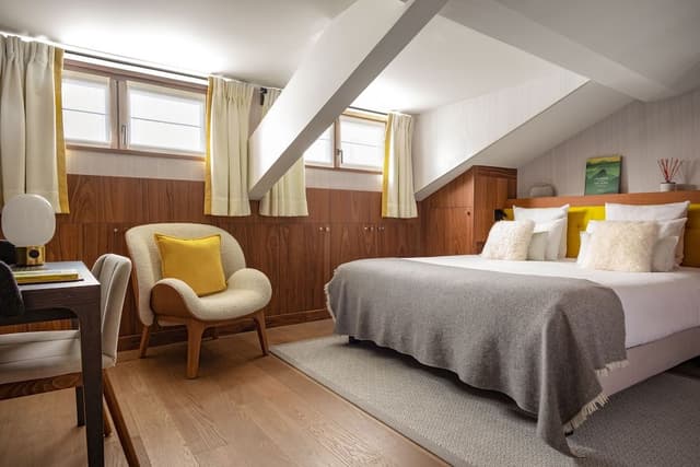 Comfort Room, 1 Queen Bed
