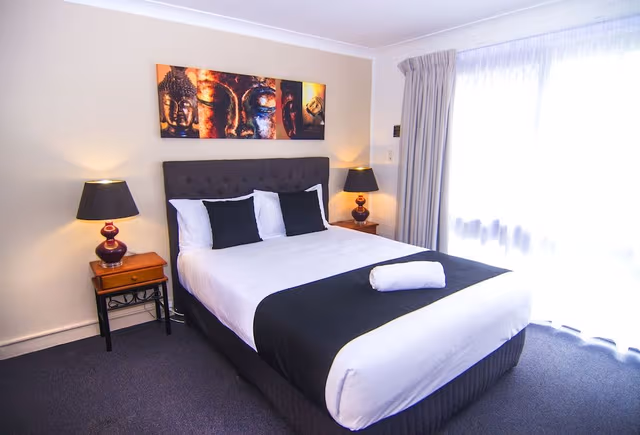 Standard Queen Room