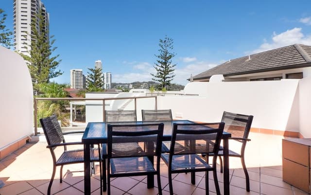 2 Bedroom Rooftop Apt with Spa