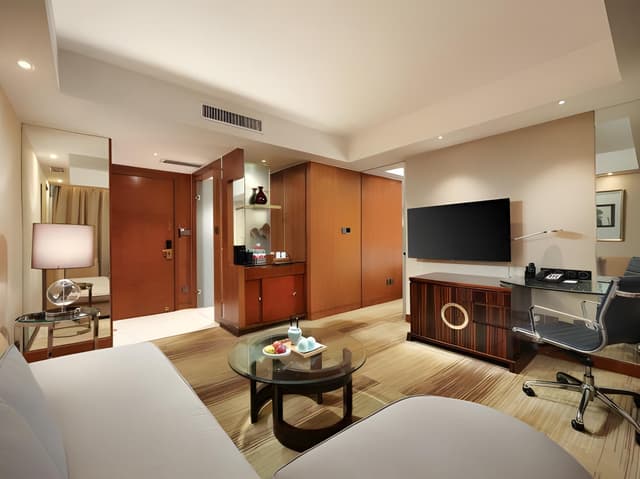 Deluxe Suite