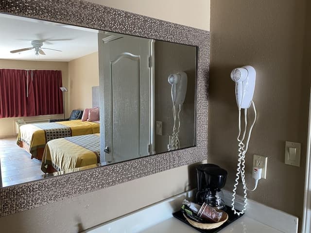 Premium Room, 1 King Bed, Pool View