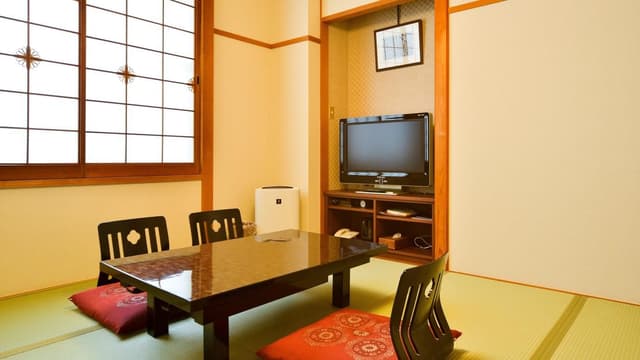 Japanese Style Room with 8 Tatami