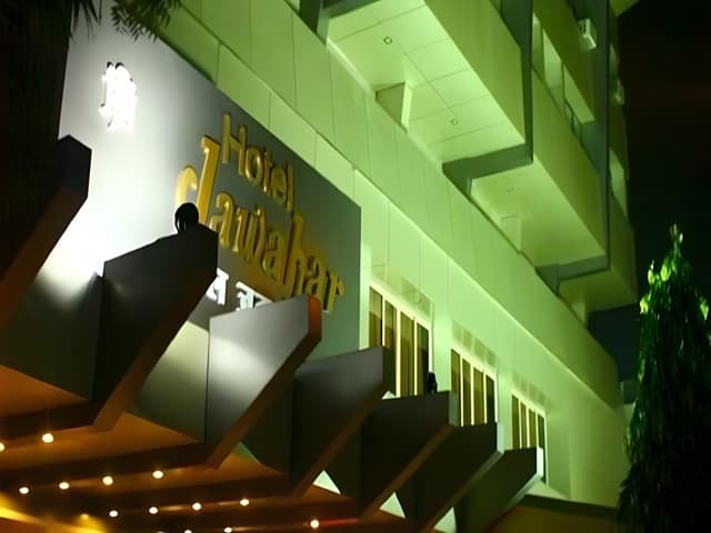 Deluxe Group Room