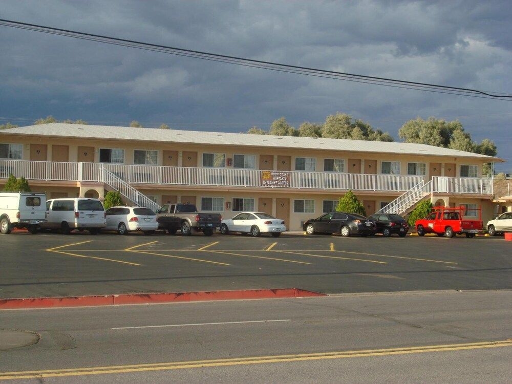Budget Inn1