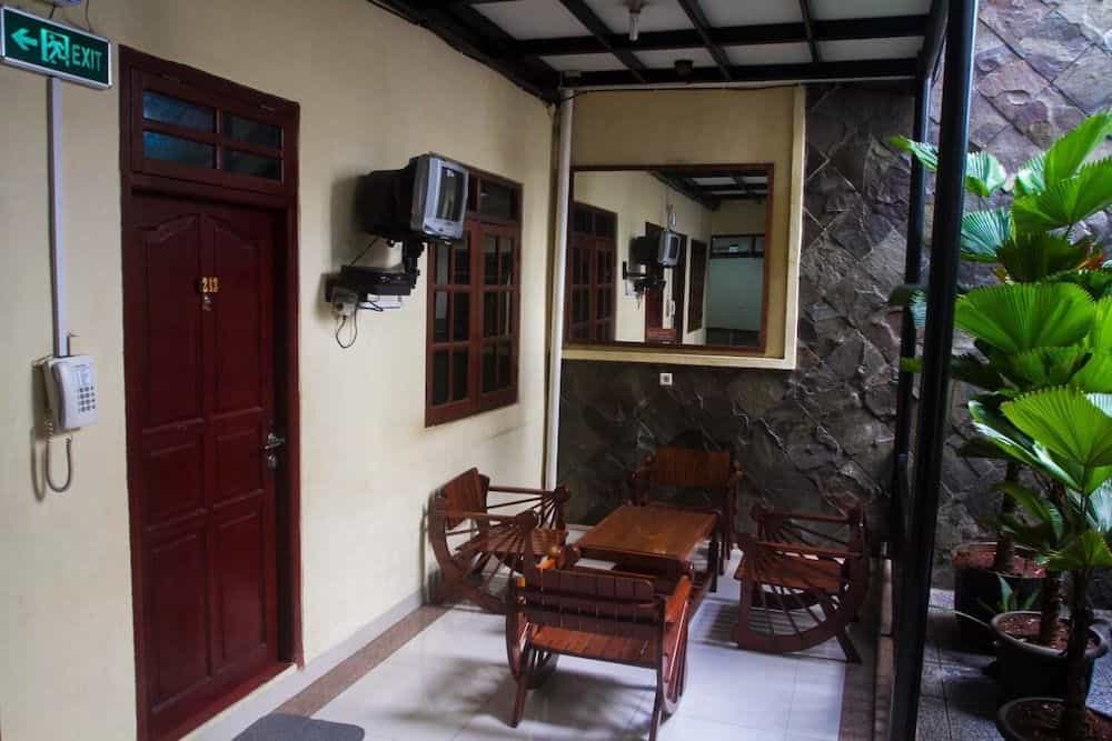 House of Arsonia Bougainvillea House of Arsonia Bougainvillea