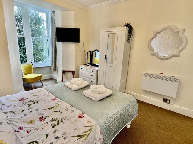 Superior Suite, Ensuite, Sea View (King- Double and bunks)