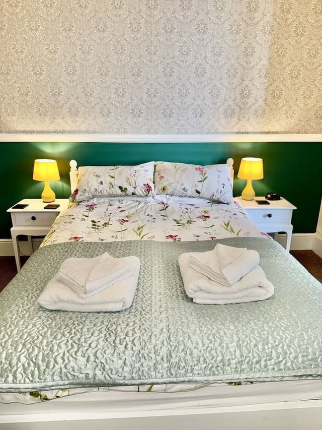Superior Suite, Ensuite, Sea View (King- Double and bunks)