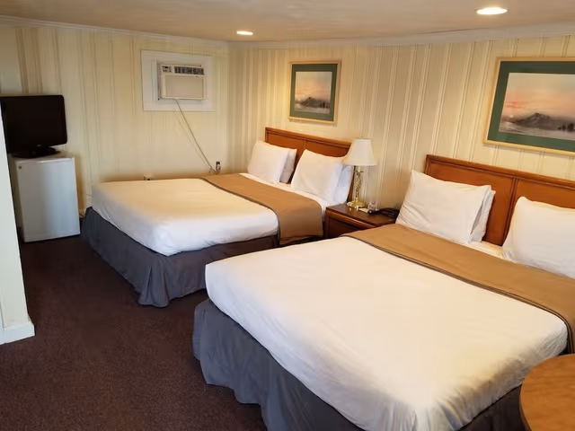 Standard Room, 2 Queen Beds, Non Smoking