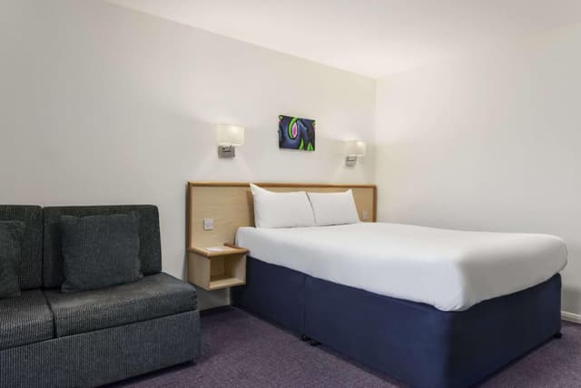 1 Double Bed Non-Smoking