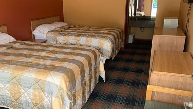 Room, 2 Queen Beds, Smoking
