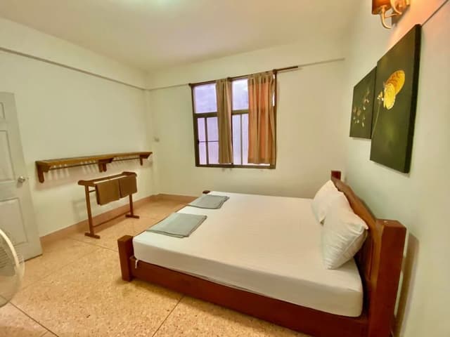Basic Double Room, Shared Bathroom (Fan)