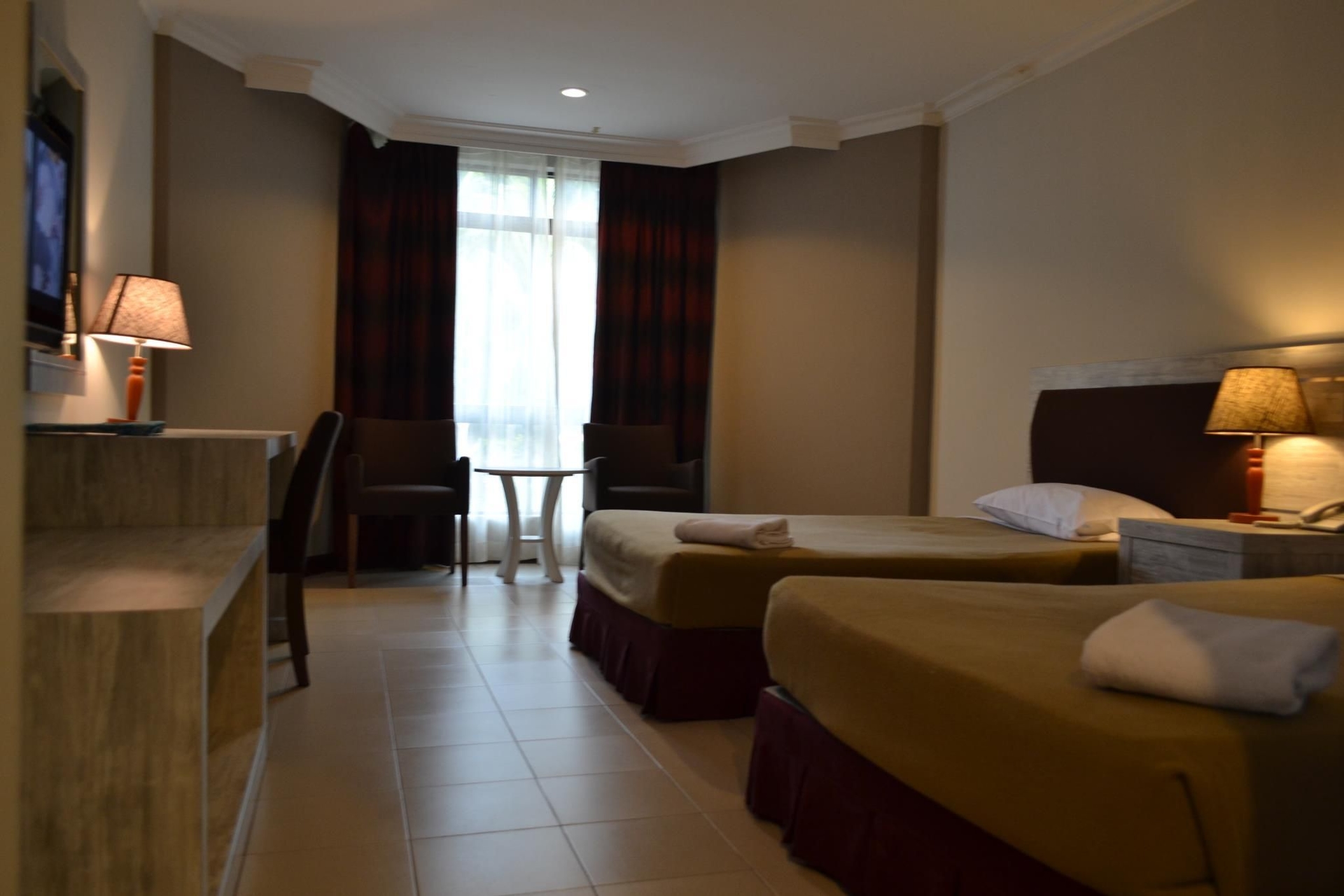 เด รู บีช รีสอร์ต (De Rhu Beach Resort)4