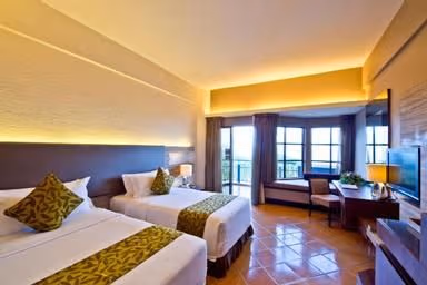 Deluxe Seafront Twin (Bed and Breakfast) - Smoking