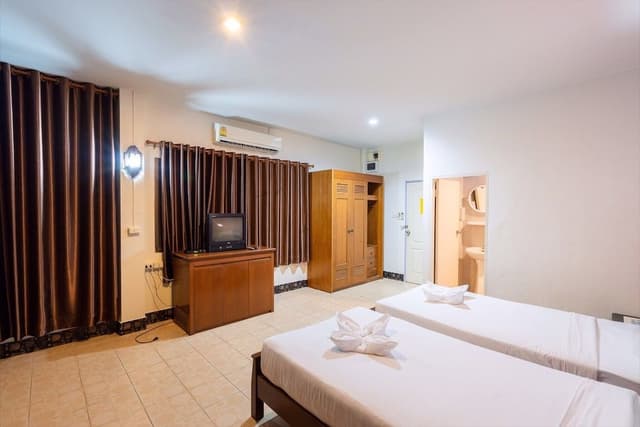 Standard Twin Room