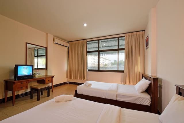 Standard Twin Room