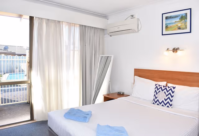 Basic Room (Queen Bed)