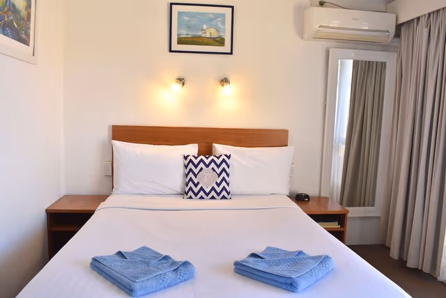 Basic Room (Queen Bed)