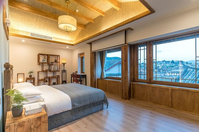 Honeymoon Double Room, Bathtub, City View
