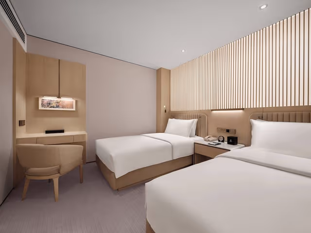 Jinling Tower Magic Three-Bedroom Family Room