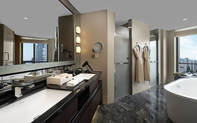Yatai Tower Deluxe Suite