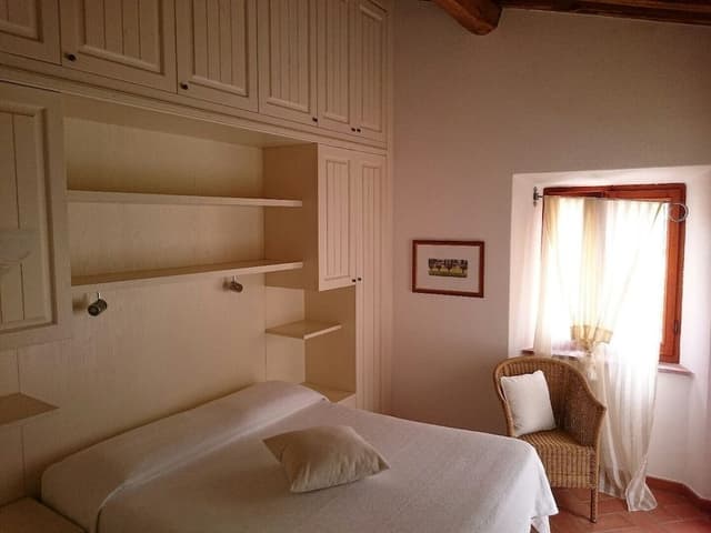 Room, Connecting Rooms (37 m)