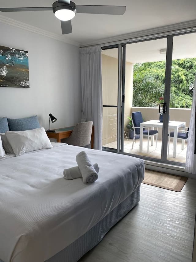 Comfort Studio, 1 King Bed, Balcony, City View