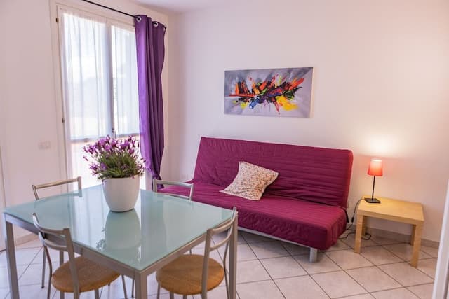 Apartment, Balcony
