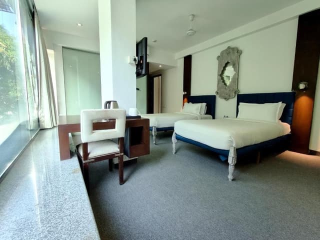 Deluxe King Room